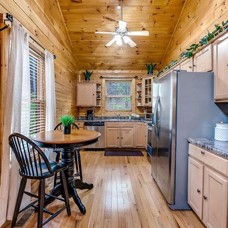 Smoky Bears Den Villa Sevierville Exterior photo