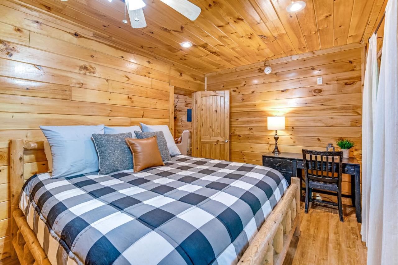 Smoky Bears Den Villa Sevierville Exterior photo
